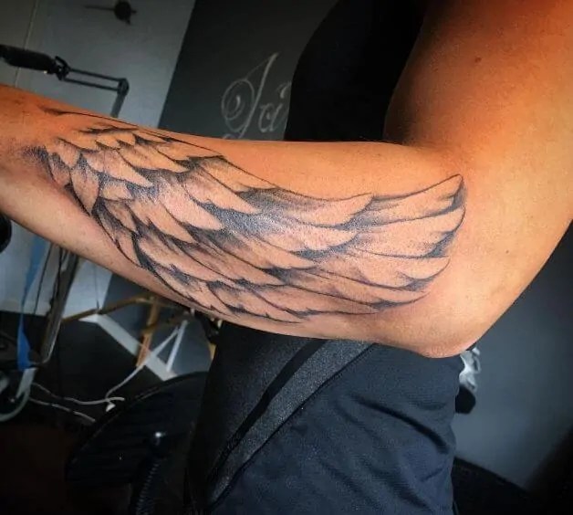 The forearm lends itself well to narrow and long designs, making it the preferred spot for an angel wing piece. Angel Wings Tattoo For Forearm Designs With Details Beautyhacks4all